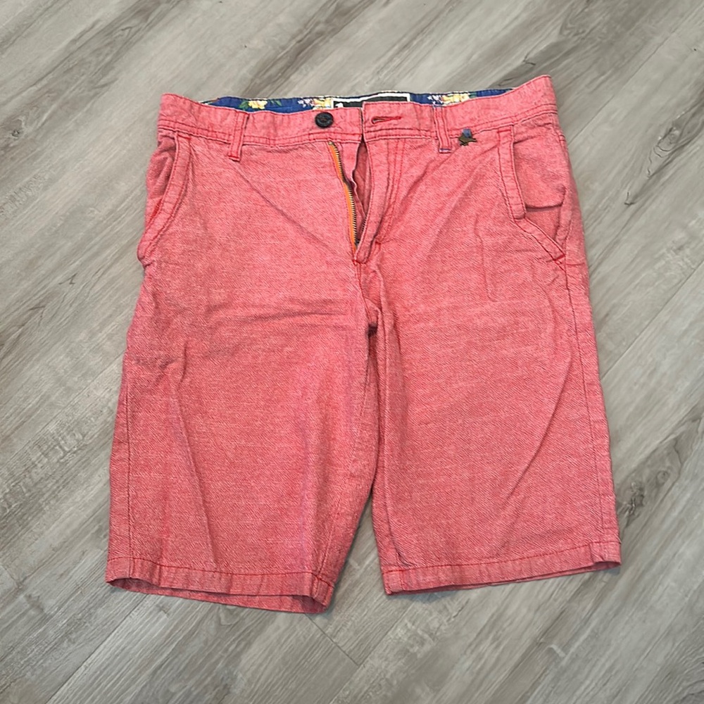 Modern Amusement Shorts